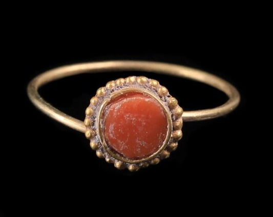 Roman/Byzantine gold ring with agate